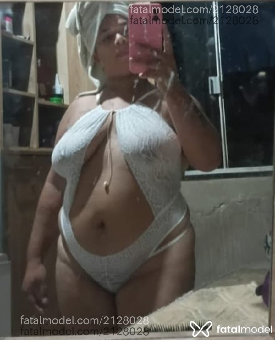 Acompanhante mulher com cabelo castanho de olhos verdes em Luziânia Acompanhante mulher com cabelo castanho de olhos verdes em Luziânia - Minheirinha