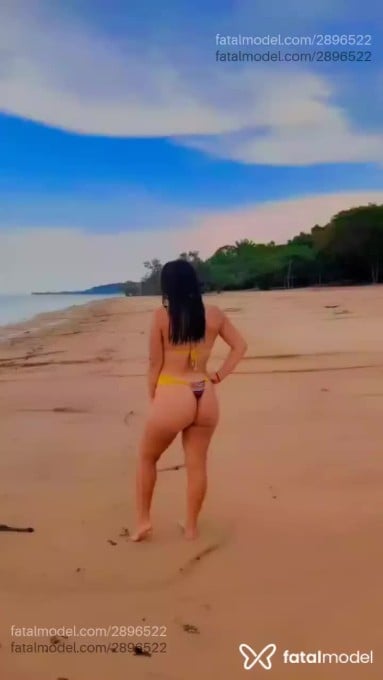 Acompanhante mulher loira (o) de olhos castanhos - Karol Acompanhante mulher loira (o) de olhos castanhos - Karol