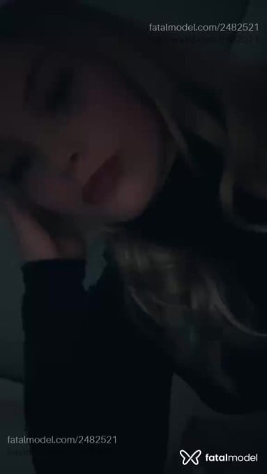 Acompanhante mulher com cabelo castanho de olhos azuis em Montenegro Acompanhante mulher com cabelo castanho de olhos azuis em Montenegro - Ah Mello