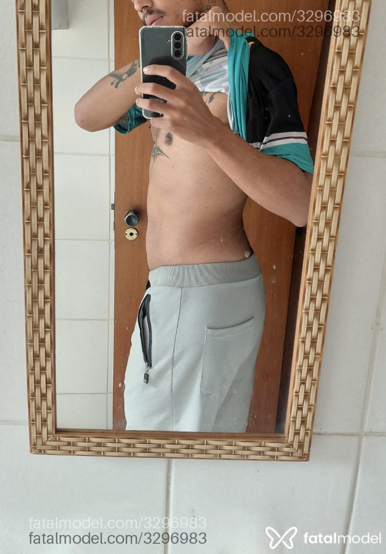 Acompanhante homem com cabelo castanho de olhos castanhos em Poços de Caldas - Tauroquinze