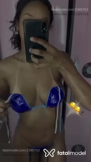 Acompanhante mulher com cabelo castanho de olhos castanhos em Porto Belo - Luana Ferreira