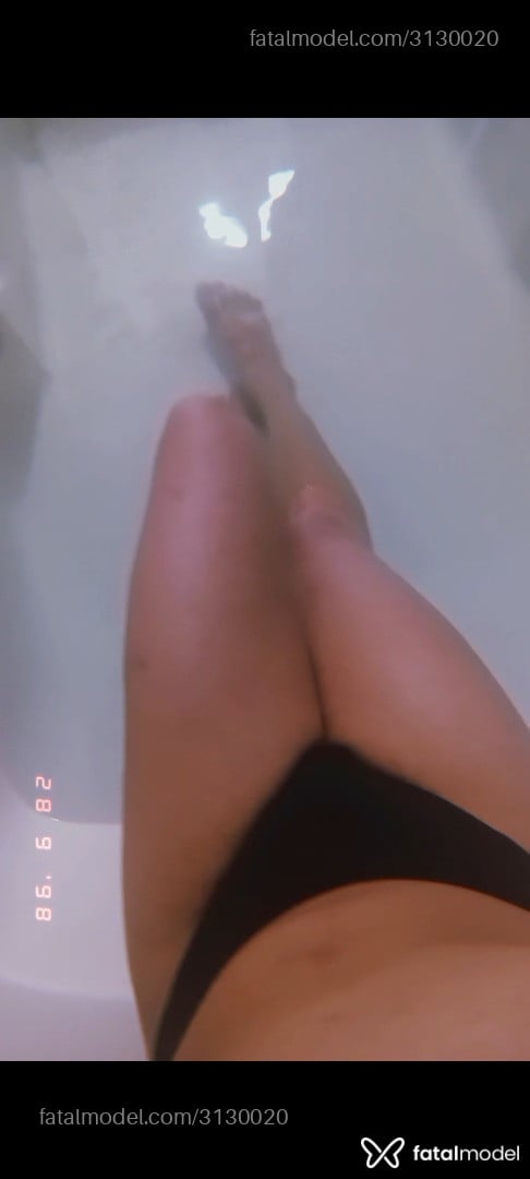 Acompanhante mulher trans morena (o) de olhos castanhos em São João Batista Acompanhante mulher trans morena (o) de olhos castanhos em São João Batista - Lozinha