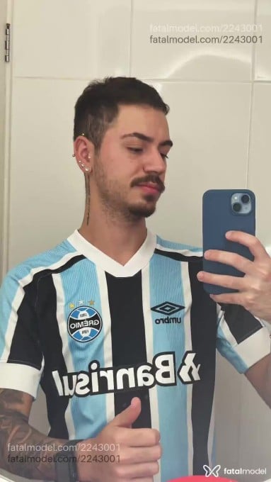 Acompanhante homem com cabelo castanho de olhos castanhos em Porto Alegre - Lucca Bernades
