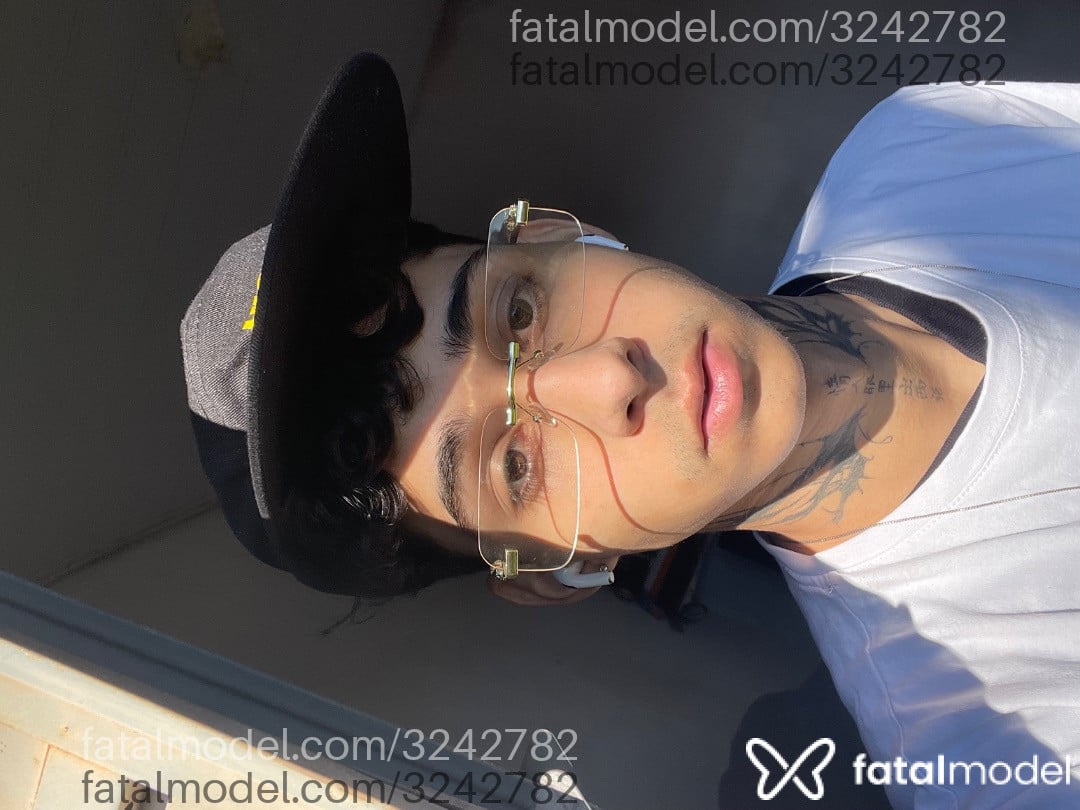 Acompanhante homem com cabelo castanho de olhos castanhos em Assis - Motta
