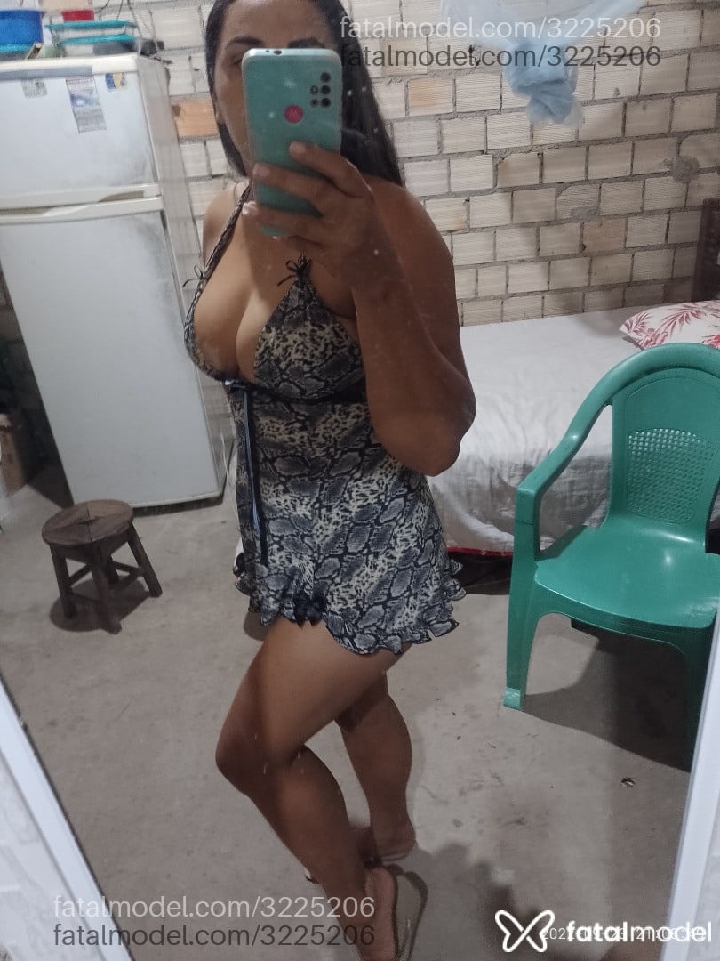 Acompanhante mulher com cabelo castanho de olhos castanhos em Medianeira Acompanhante mulher com cabelo castanho de olhos castanhos em Medianeira - Patrícia