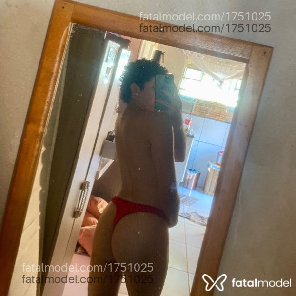 Acompanhante mulher trans morena (o) de olhos pretos em Sorriso - Pam