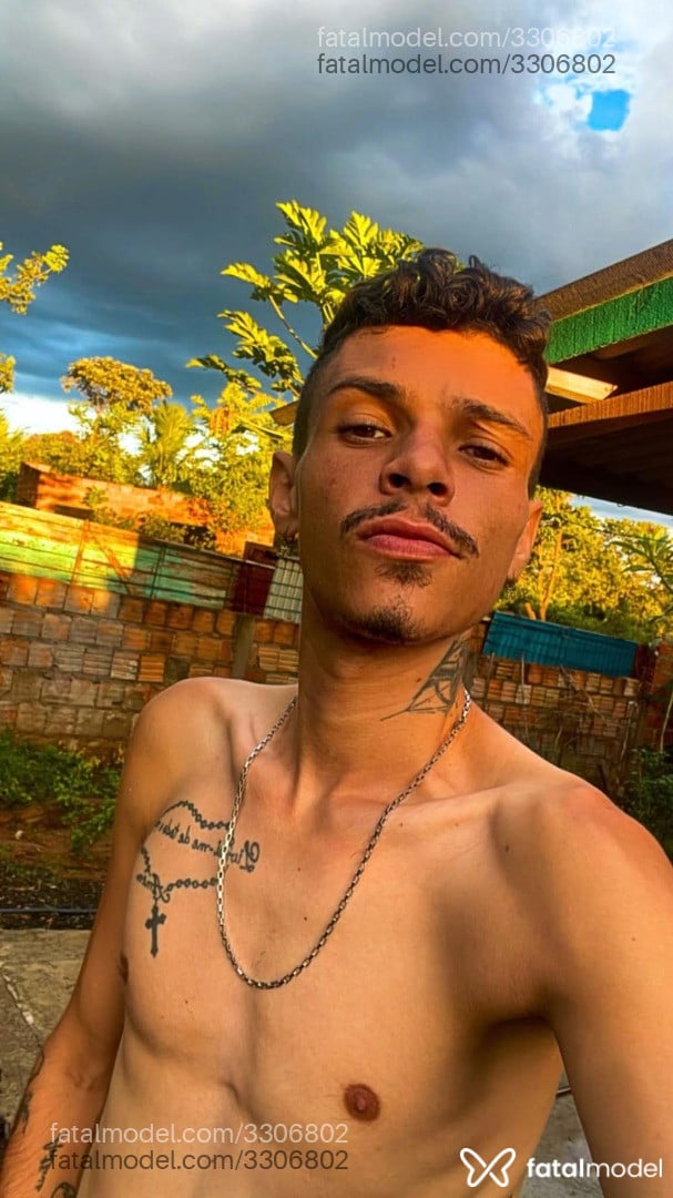Acompanhante homem morena (o) de olhos castanhos em Aparecida de Goiânia - Gpcomlocal
