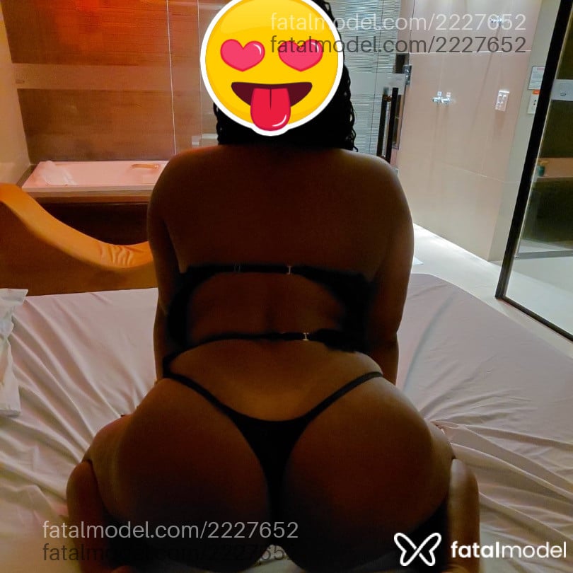 Acompanhante mulher morena (o) de olhos pretos em Vitória - Nicole