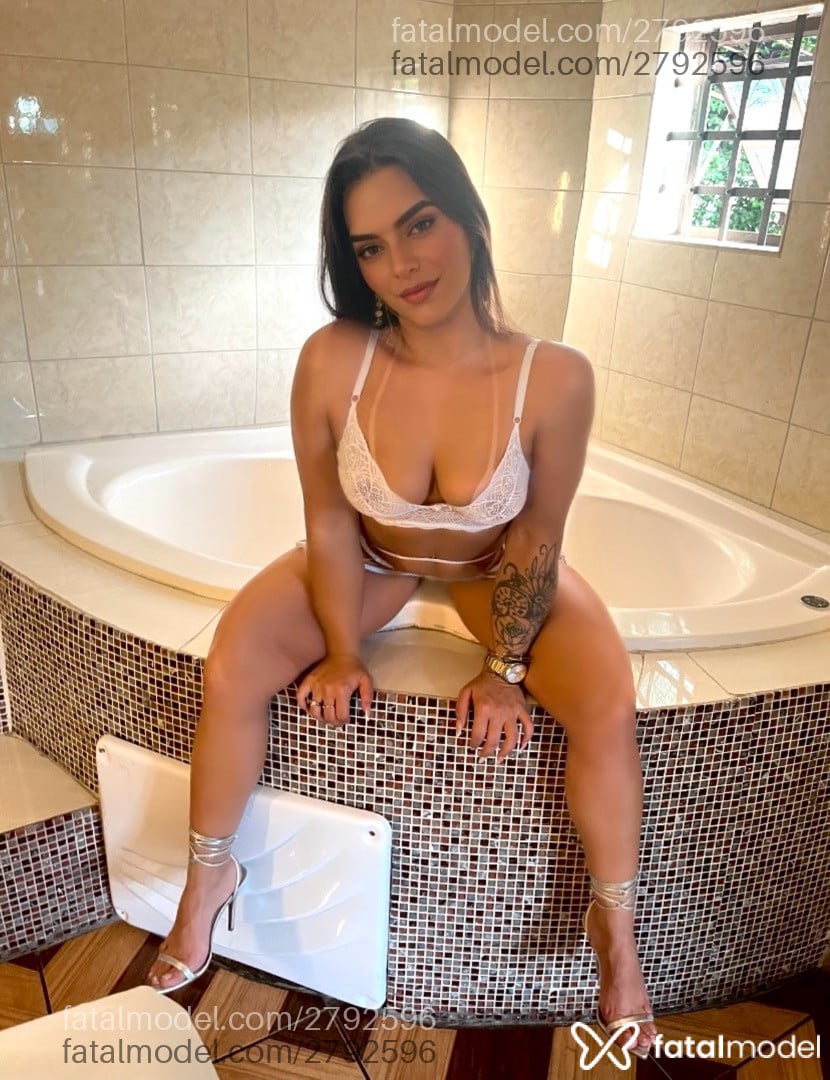 Acompanhante mulher com cabelo castanho de olhos castanhos em Campos dos Goytacazes - Nathália Oliveira