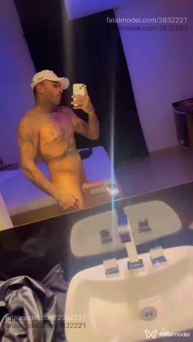 Acompanhante homem com cabelo castanho de olhos castanhos em Atibaia Acompanhante homem com cabelo castanho de olhos castanhos em Atibaia - Guilherme Russo