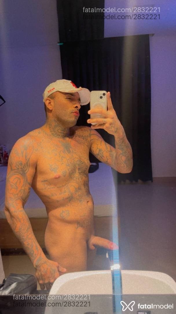 Acompanhante homem com cabelo castanho de olhos castanhos em Atibaia Acompanhante homem com cabelo castanho de olhos castanhos em Atibaia - Guilherme Russo