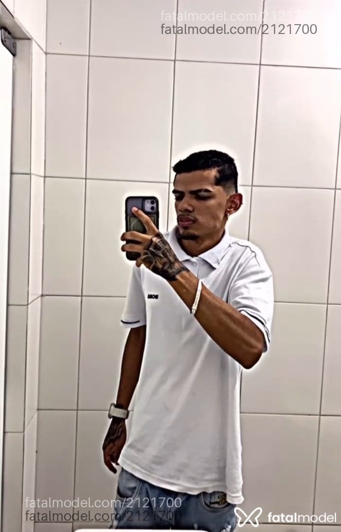 Acompanhante homem morena (o) de olhos castanhos em Virtual Acompanhante homem morena (o) de olhos castanhos em Virtual - Gustavo
