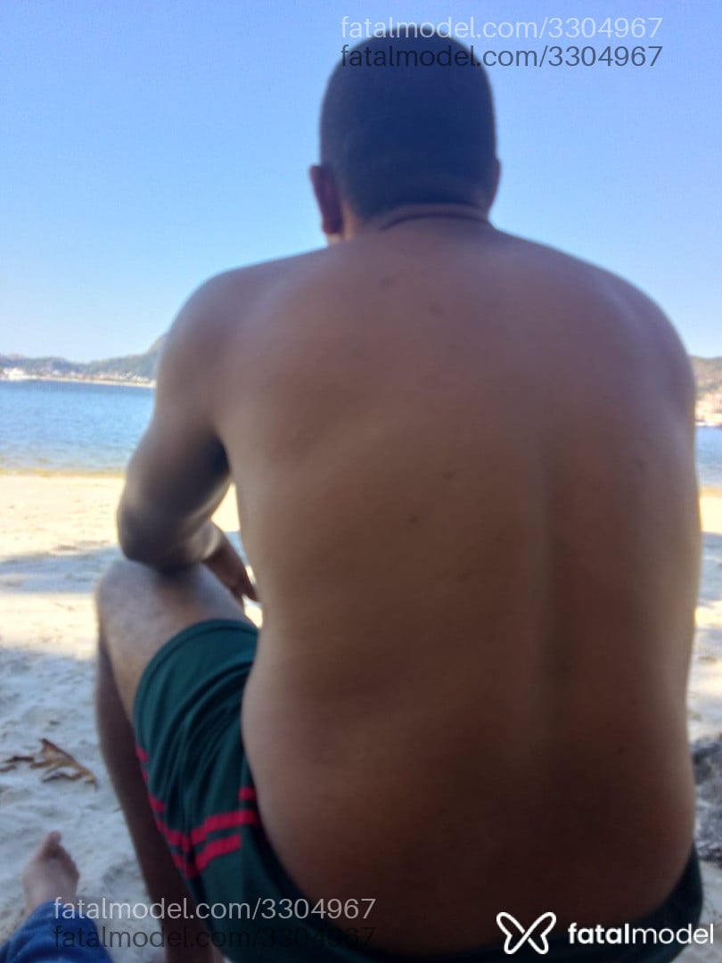 Acompanhante homem morena (o) de olhos pretos em Niterói Acompanhante homem morena (o) de olhos pretos em Niterói - Castiel