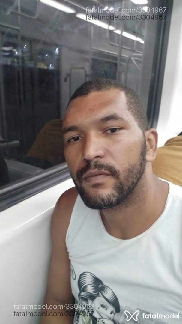 Acompanhante homem morena (o) de olhos pretos em Niterói Acompanhante homem morena (o) de olhos pretos em Niterói - Castiel