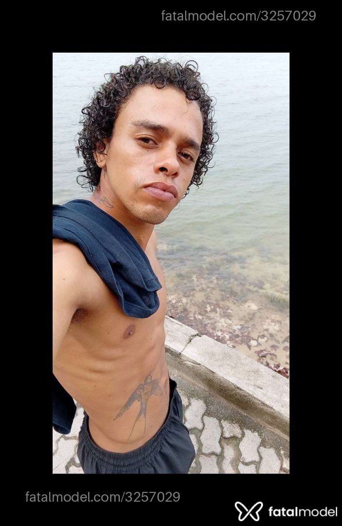 Acompanhante homem com cabelo castanho de olhos pretos em Linhares - Waschington