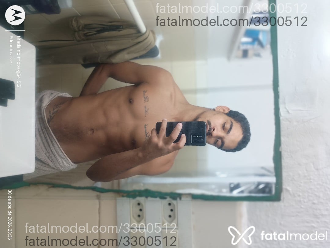 Acompanhante homem com cabelo castanho de olhos mel em Rio de Janeiro - Henrique Santos