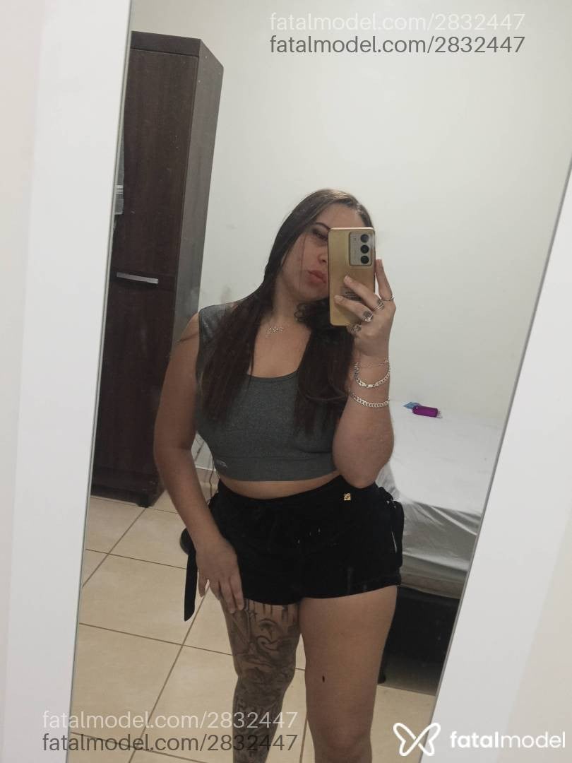 Acompanhante mulher com cabelo castanho de olhos mel - Maria Eduarda