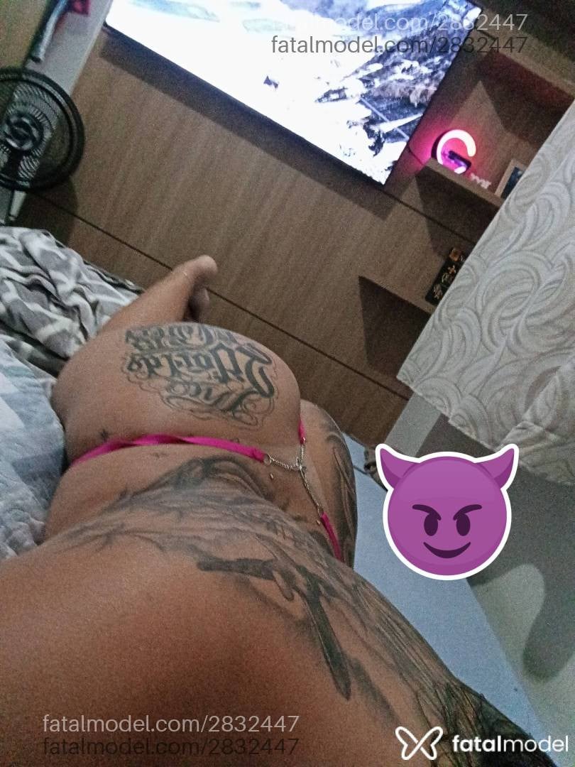 Acompanhante mulher com cabelo castanho de olhos mel - Maria Eduarda