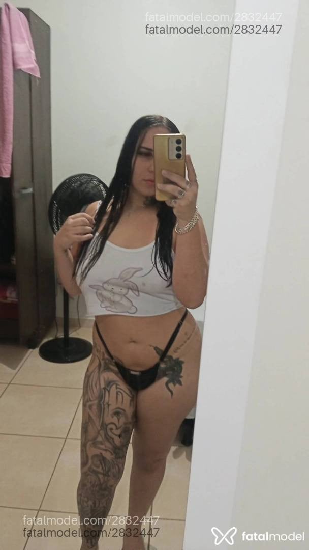 Acompanhante mulher com cabelo castanho de olhos mel - Maria Eduarda