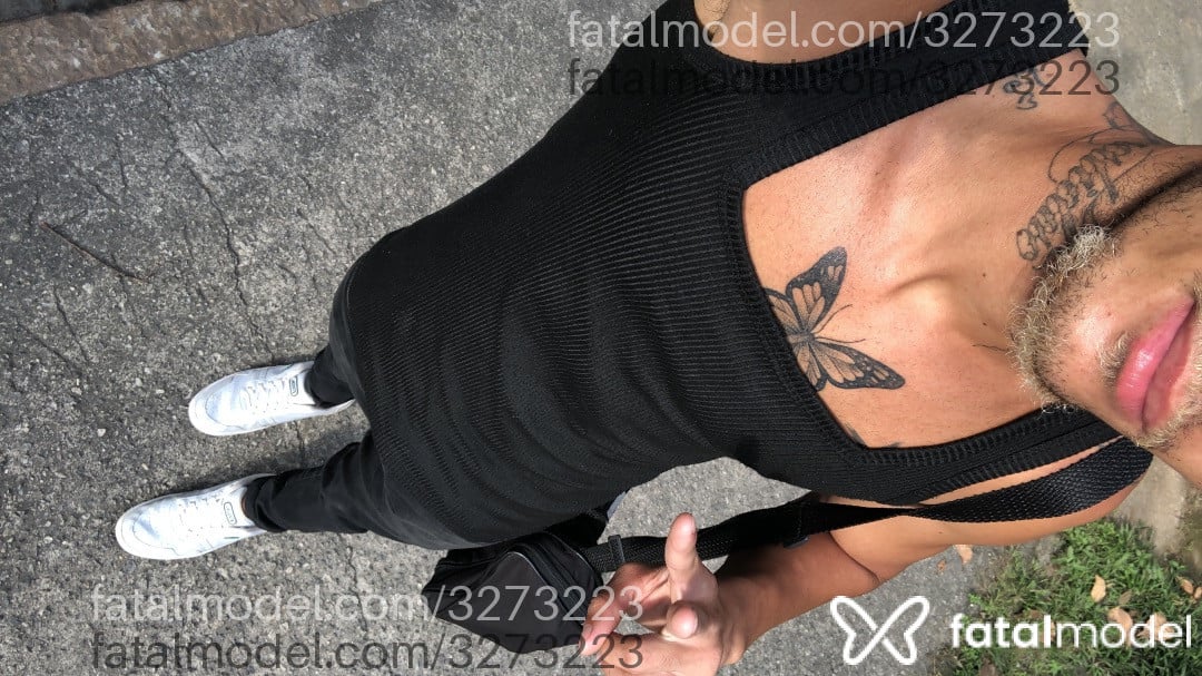 Acompanhante homem com cabelo castanho de olhos castanhos em Rio de Janeiro - Vitor Reis