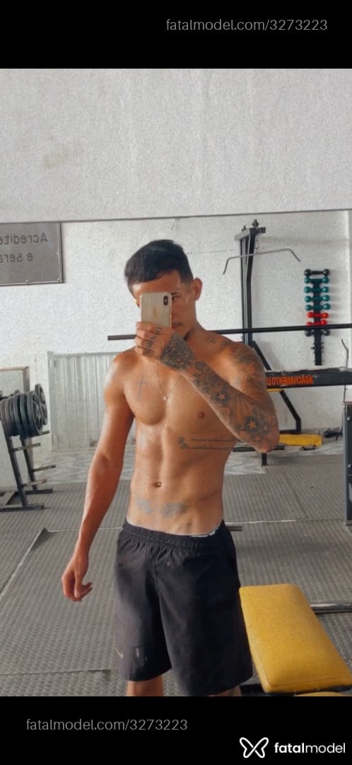 Acompanhante homem com cabelo castanho de olhos castanhos em Rio de Janeiro - Vitor Reis