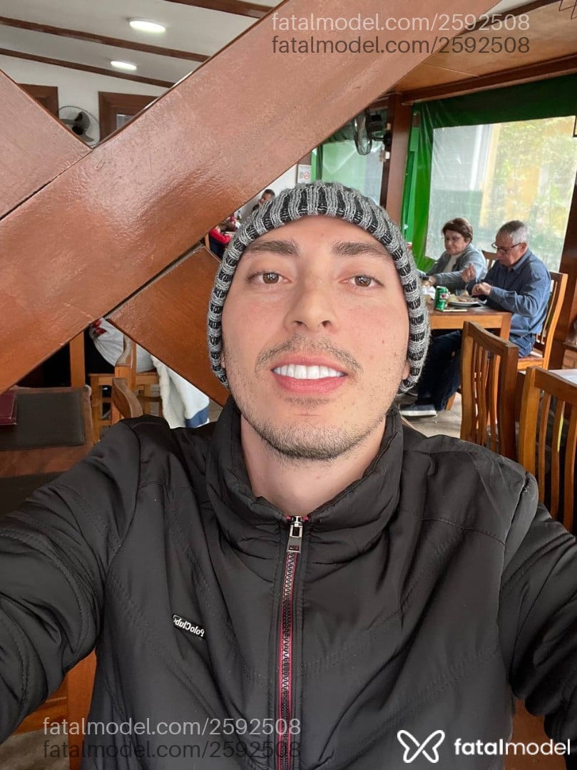Acompanhante homem sem cabelo de olhos castanhos em Taubaté - Rafael