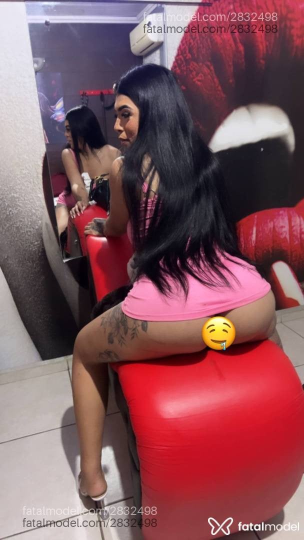 Acompanhante mulher trans morena (o) de olhos castanhos - Maya Michelle