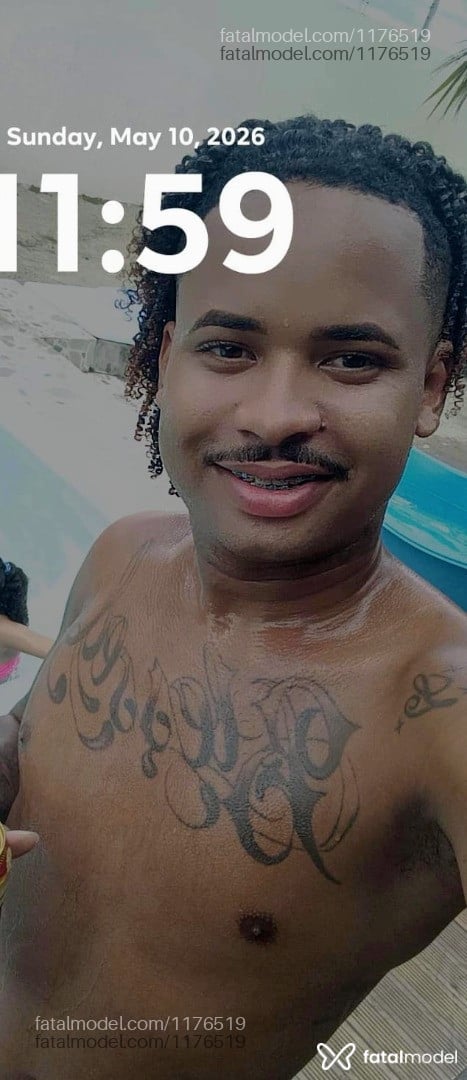 Acompanhante homem morena (o) de olhos castanhos em Feira de Santana Acompanhante homem morena (o) de olhos castanhos em Feira de Santana - Michell
