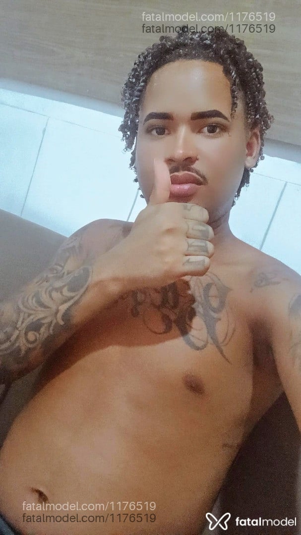 Acompanhante homem morena (o) de olhos castanhos em Feira de Santana Acompanhante homem morena (o) de olhos castanhos em Feira de Santana - Michell