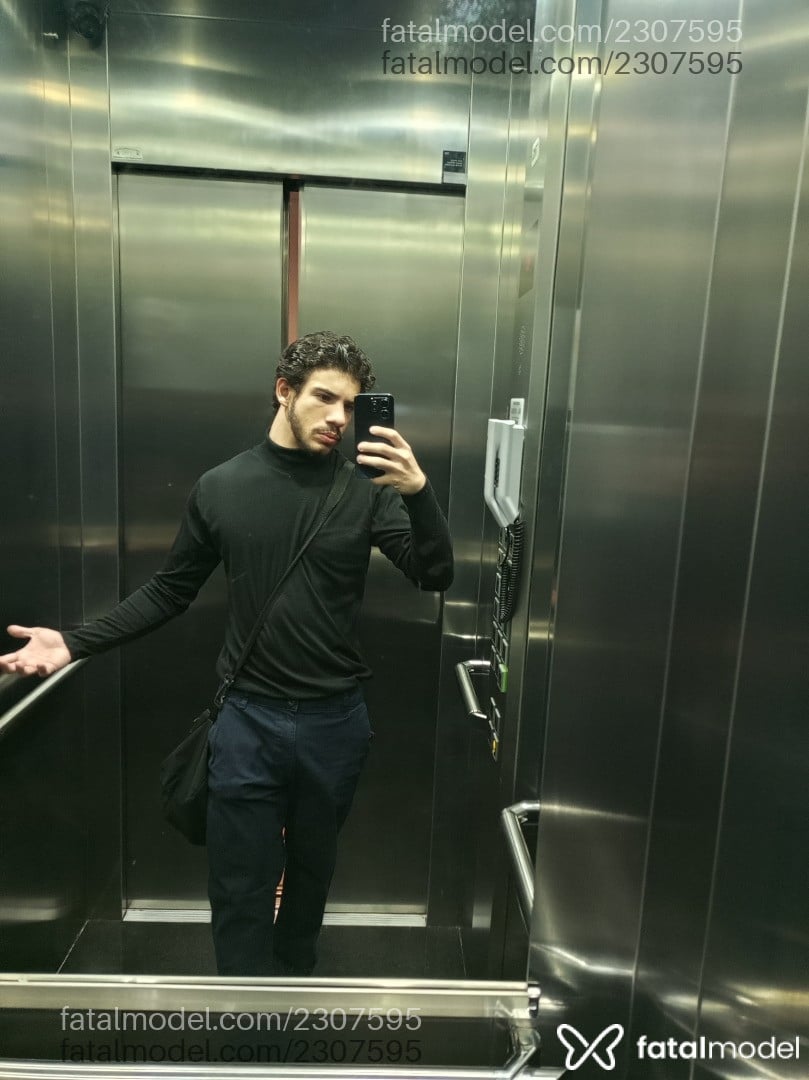 Acompanhante homem com cabelo castanho de olhos castanhos em São Paulo - Mário