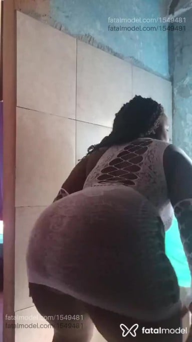 Acompanhante mulher com cabelo colorido de olhos pretos em Petrópolis - Nicolee