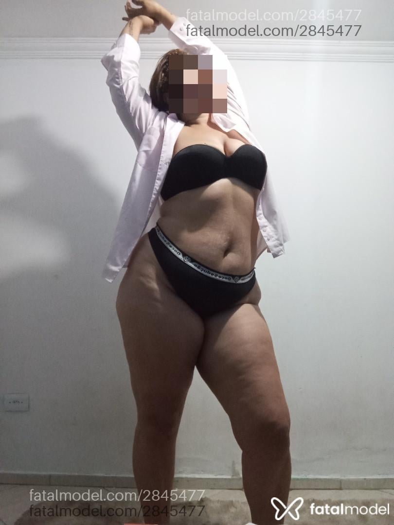 Acompanhante mulher com cabelo castanho de olhos castanhos em Virtual Acompanhante mulher com cabelo castanho de olhos castanhos em Virtual - Tainara