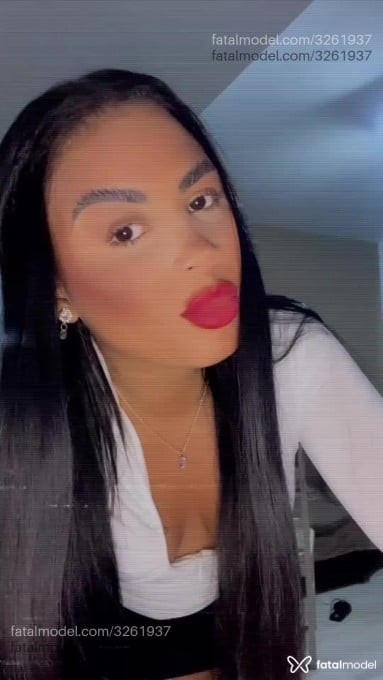 Acompanhante mulher morena (o) de olhos mel em Bom Despacho Acompanhante mulher morena (o) de olhos mel em Bom Despacho - Serena