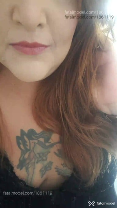 Acompanhante mulher ruiva (o) de olhos castanhos em João Pessoa - Van