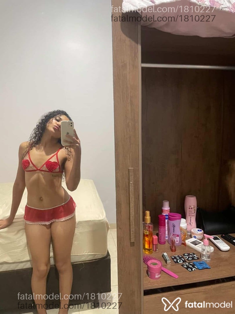 Acompanhante mulher com cabelo castanho de olhos castanhos em Ariquemes - Líliti