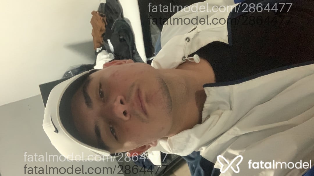 Acompanhante homem com cabelo castanho de olhos castanhos em São José Acompanhante homem com cabelo castanho de olhos castanhos em São José - Emanuel