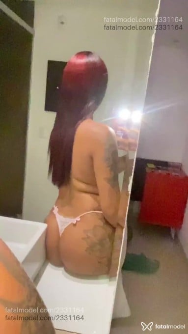 Acompanhante mulher trans ruiva (o) de olhos pretos em Recife - Vitória Guedes