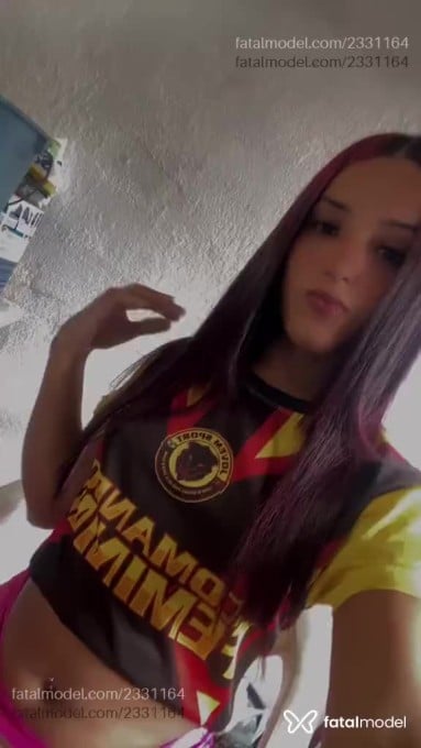 Acompanhante mulher trans ruiva (o) de olhos pretos em Recife - Vitória Guedes