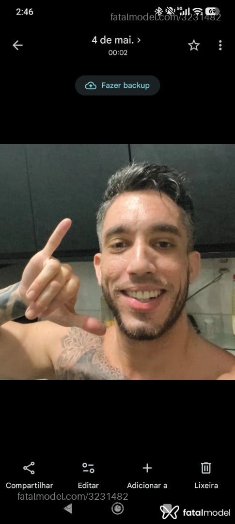 Acompanhante homem com cabelo grisalho de olhos castanhos em Recife Acompanhante homem com cabelo grisalho de olhos castanhos em Recife - Rafael