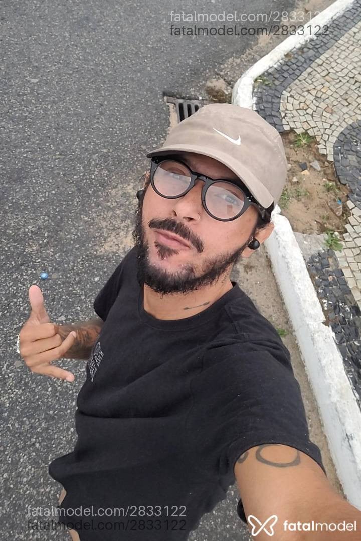 Acompanhante homem morena (o) de olhos pretos em Armação dos Búzios - Mikke