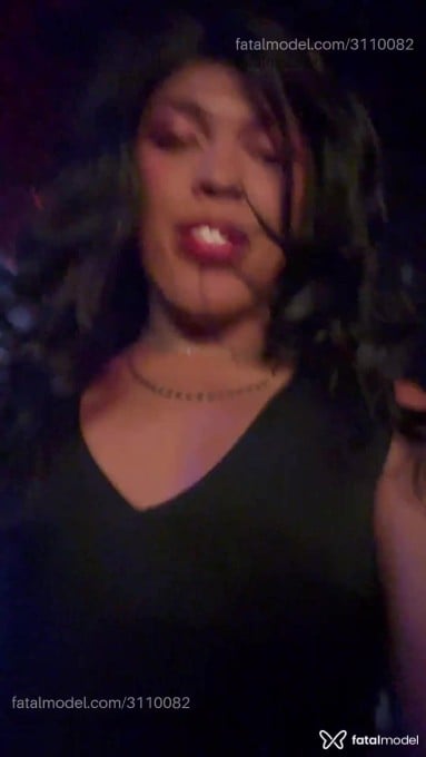 Acompanhante mulher trans loira (o) de olhos pretos em Virtual - Antonella