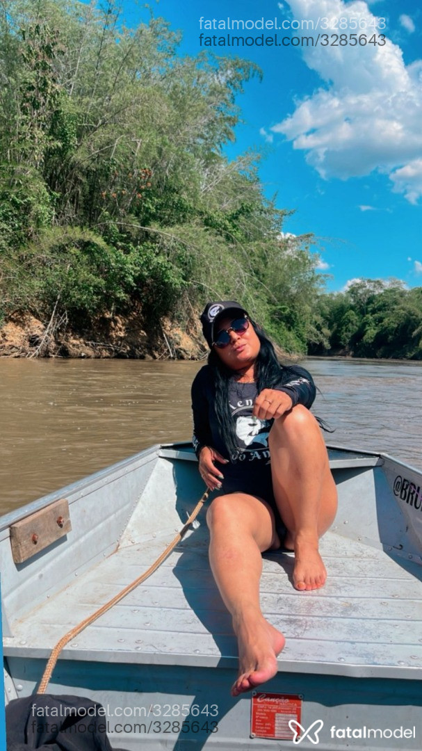Acompanhante mulher morena (o) de olhos castanhos em Nova Mutum - Glazi