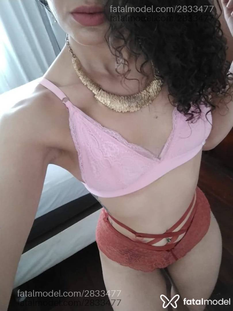 Acompanhante mulher com cabelo castanho de olhos castanhos em Concórdia Acompanhante mulher com cabelo castanho de olhos castanhos em Concórdia - Julia Martinely