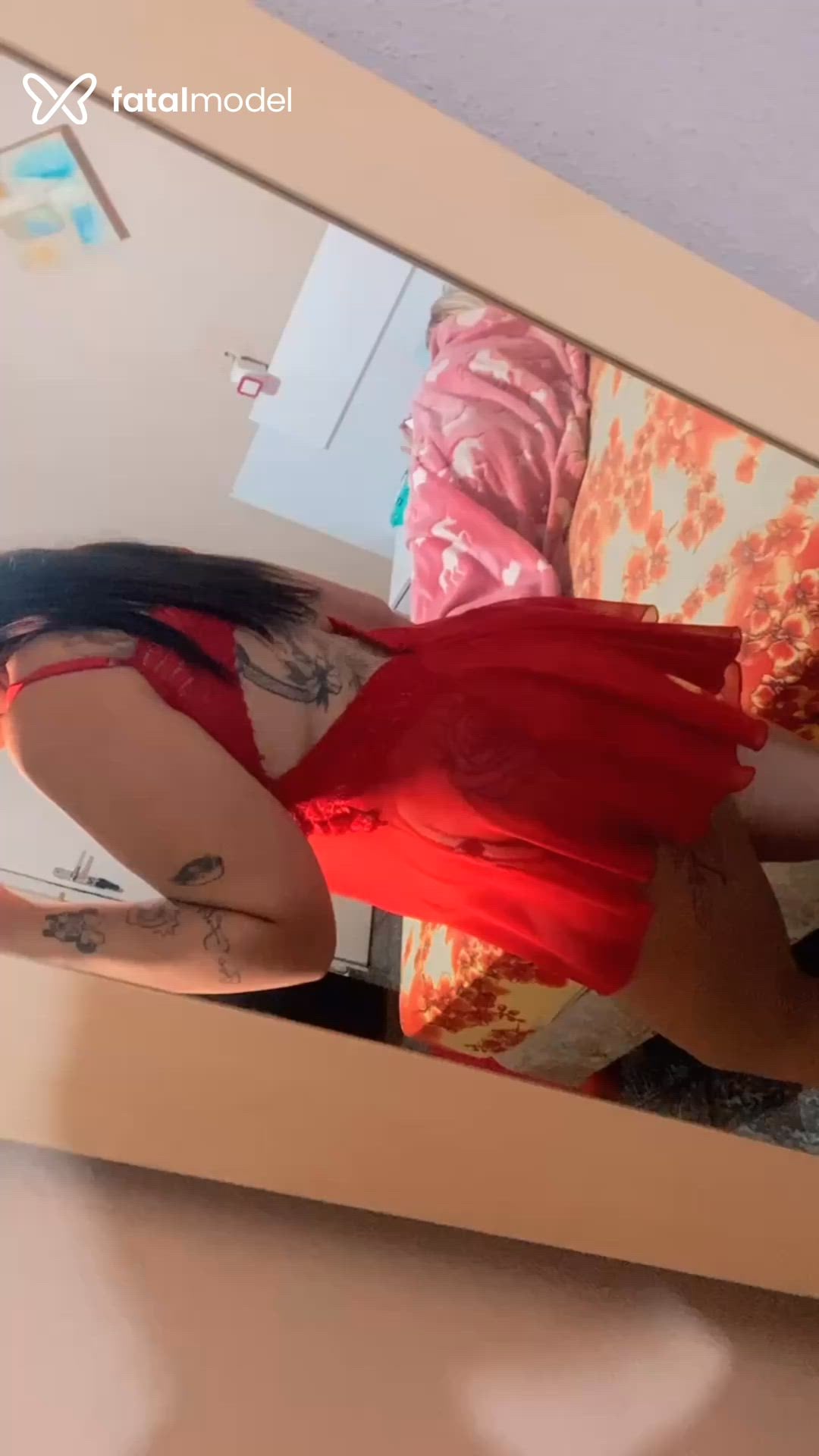 Acompanhante mulher morena (o) de olhos castanhos - Tiffy
