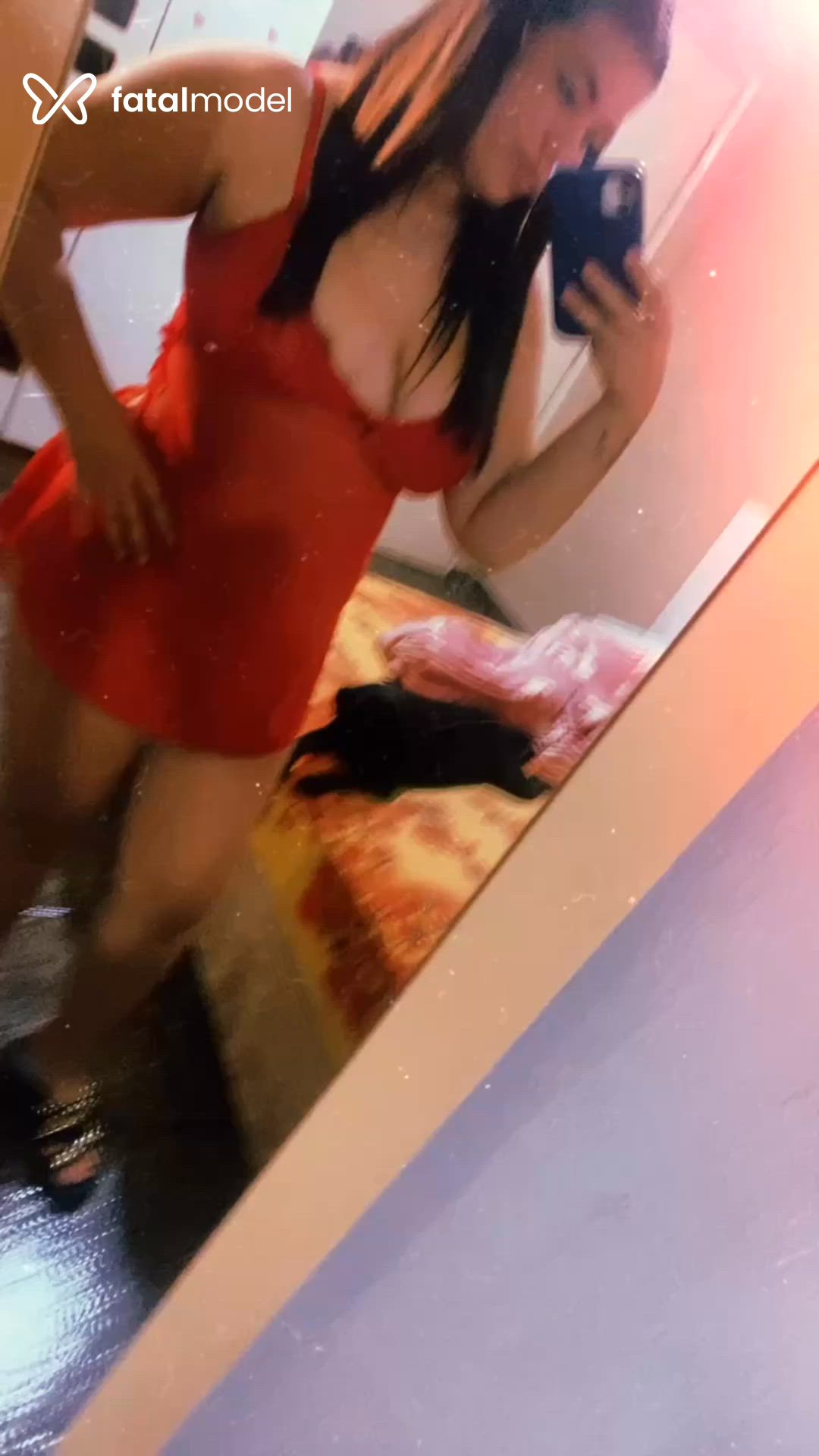 Acompanhante mulher morena (o) de olhos castanhos - Tiffy