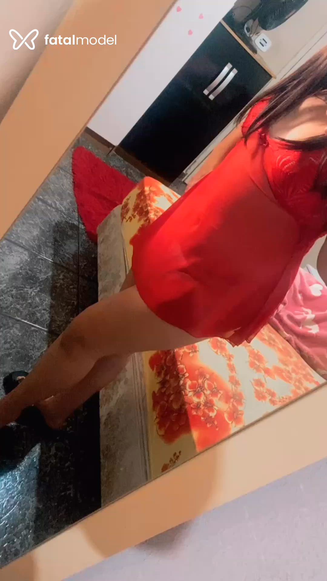 Acompanhante mulher morena (o) de olhos castanhos - Tiffy