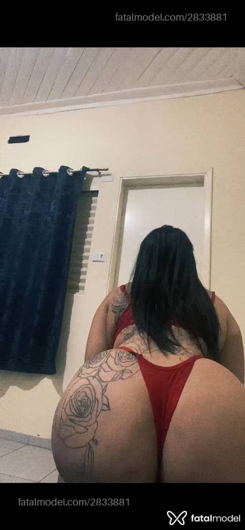 Acompanhante mulher morena (o) de olhos castanhos - Tiffy