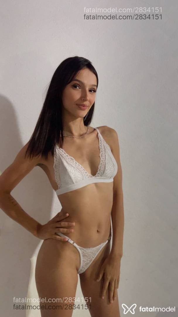 Acompanhante mulher com cabelo castanho de olhos pretos em Rio Verde - Milena