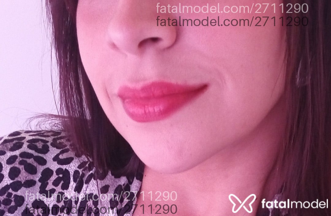 Acompanhante mulher com cabelo castanho de olhos castanhos em Joinville - Esther