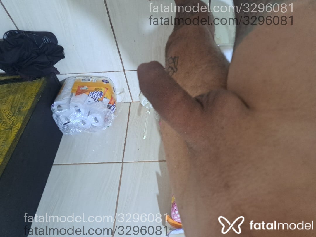Acompanhante homem morena (o) de olhos castanhos em Navegantes - Jefsc